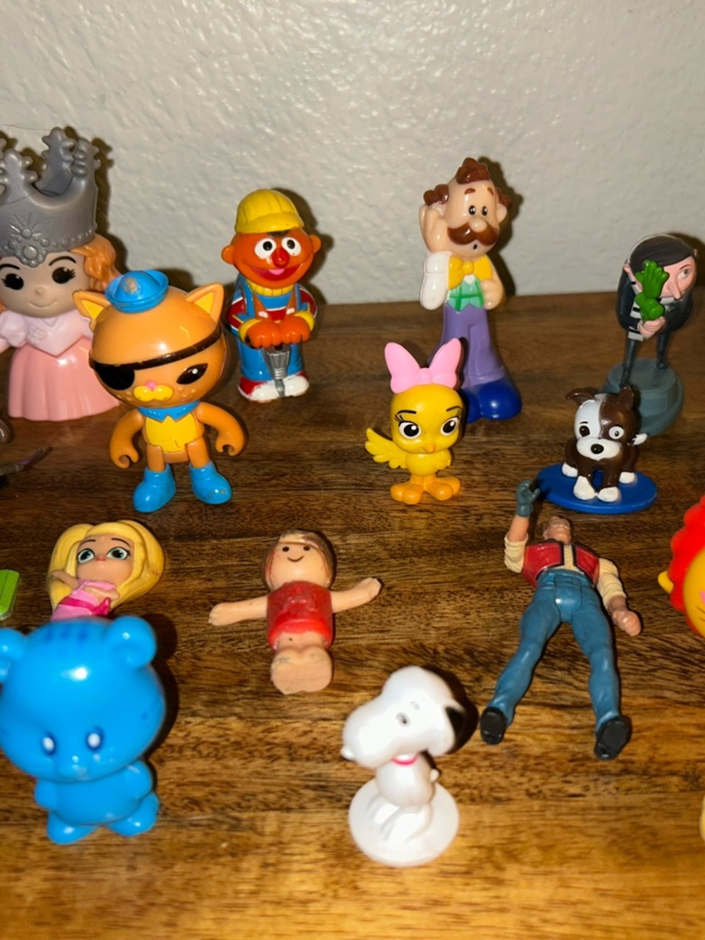 Assorted Kids Toy Figures - Yellow & Blue Characters